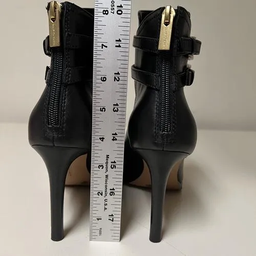Vince Camuto Women's Sahra Ankle Boot Size US 8